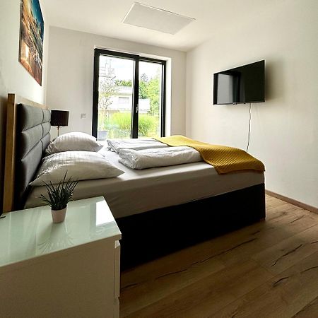 וולדן אם וורתרסי Schoene Wohnung Mit Terrasse Und Parkplatz מראה חיצוני תמונה