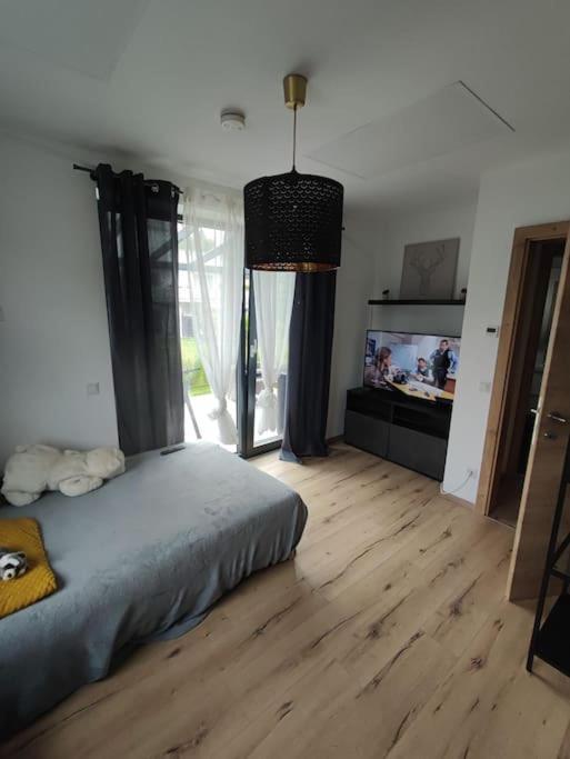 וולדן אם וורתרסי Schoene Wohnung Mit Terrasse Und Parkplatz מראה חיצוני תמונה