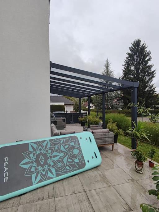 וולדן אם וורתרסי Schoene Wohnung Mit Terrasse Und Parkplatz מראה חיצוני תמונה
