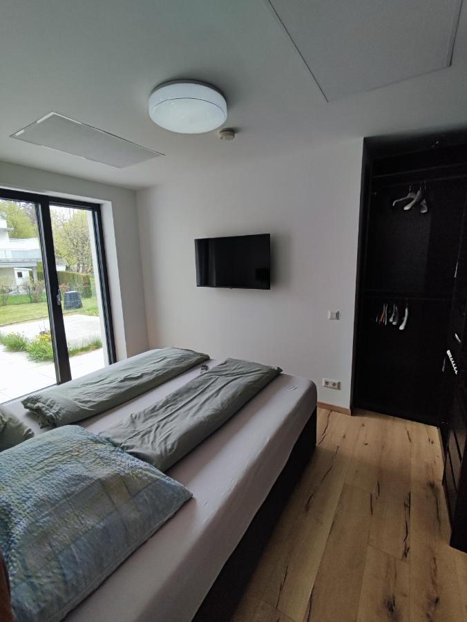 וולדן אם וורתרסי Schoene Wohnung Mit Terrasse Und Parkplatz מראה חיצוני תמונה
