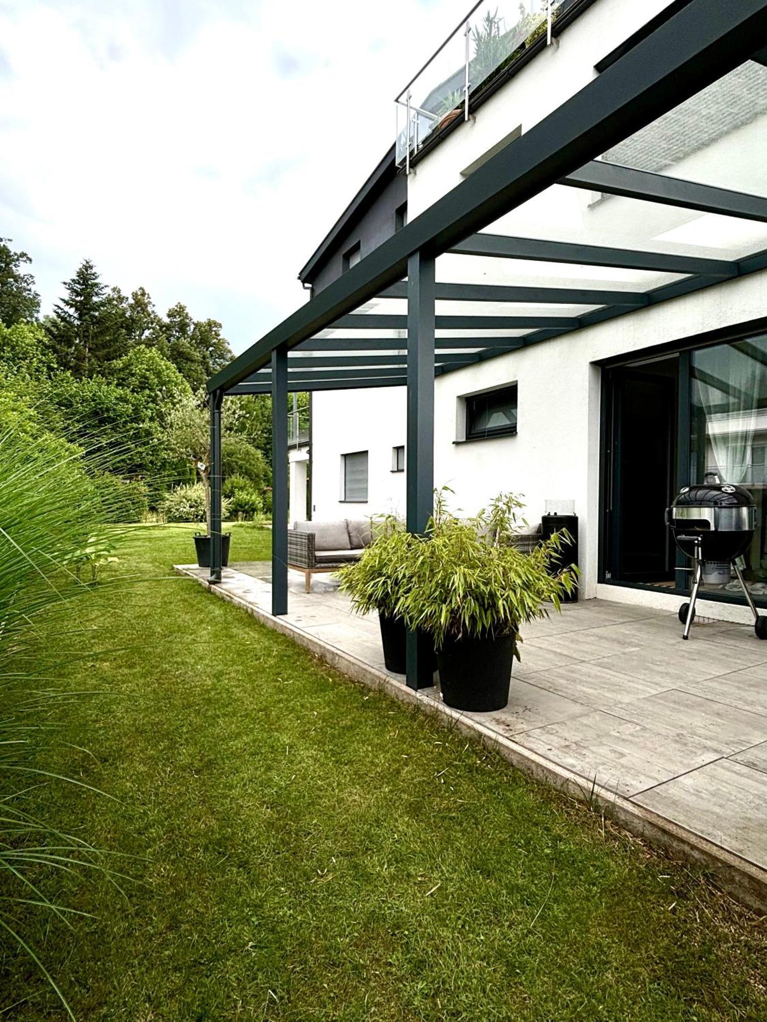 וולדן אם וורתרסי Schoene Wohnung Mit Terrasse Und Parkplatz מראה חיצוני תמונה